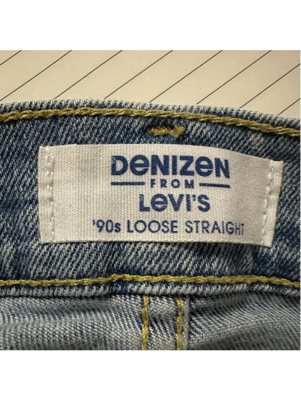 DENIZEN from Levi's Blue '90s Loose Straight Jeans women’s Size 2 acid wash - Picture 2 of 11